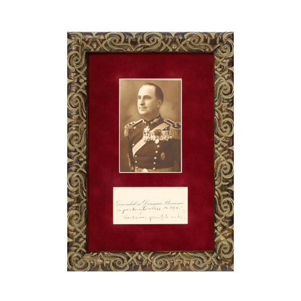 Generalul Nicolae Scarlat Stoenescu, fotografie tip carte poștală  și cartea de vizită cu însemnare olografă, 1875-1941