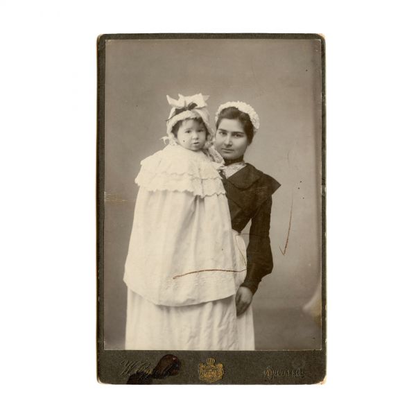 Mircea Eliade și Jeana Eliade, fotografie de cabinet, atelier W. Oppelt, cca. 1909