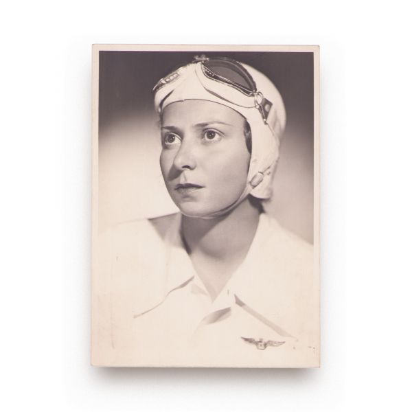 Mariana Drăgescu și „Escadrila Albă”, două fotografii de epocă