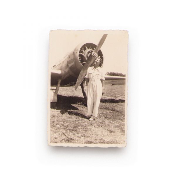 Mariana Drăgescu și „Escadrila Albă”, două fotografii de epocă