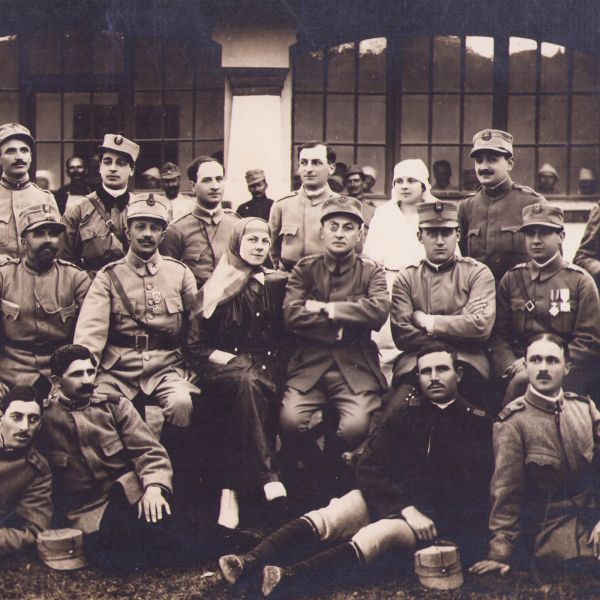 Personalul medical al spitalului mobil nr. 5, fotografie de epocă, aprilie 1918