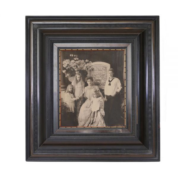 Familia Princiară a României, fotografie de mari dimensiuni, atelier N. Buzdugan, cca. 1907
