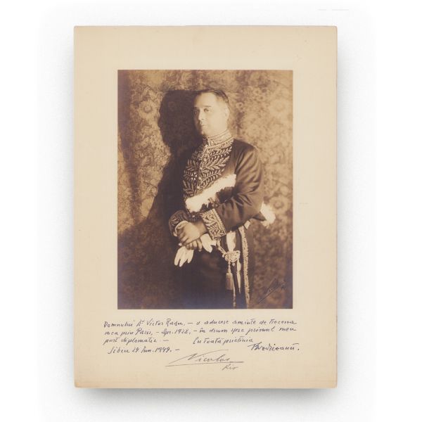 Caius Brediceanu, fotografie de cabinet, cu dedicație, atelier Nicolas, Rio, 1949 