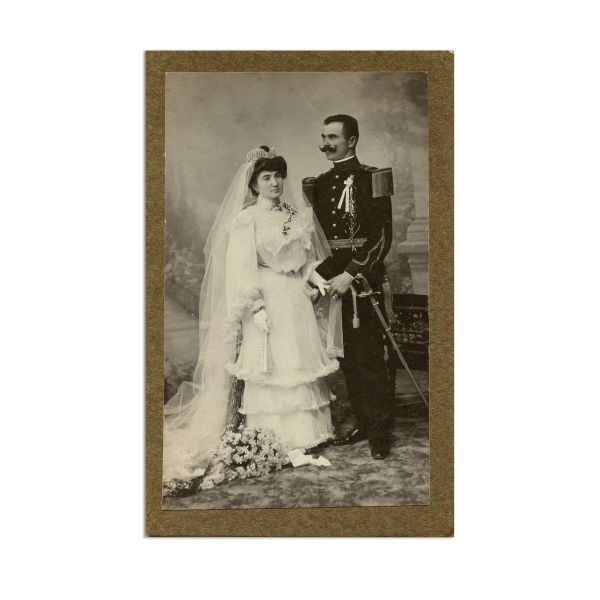 Jeana și Gheorghe Eliade, fotografie de cabinet de la nuntă 