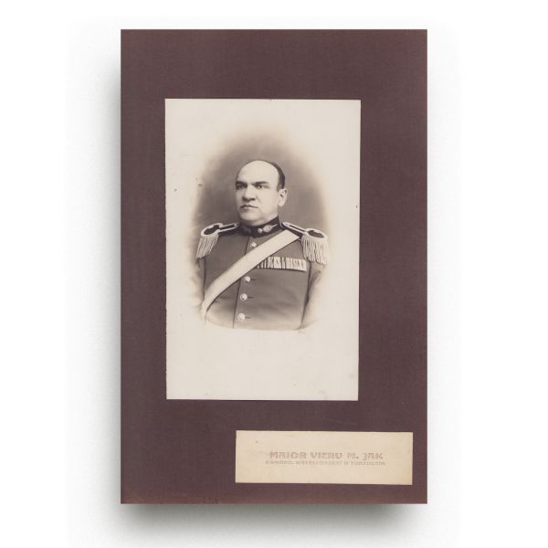 Albumul Regimentului „Vasile Lupu” nr. 36 Silistra, 44 de fotografii