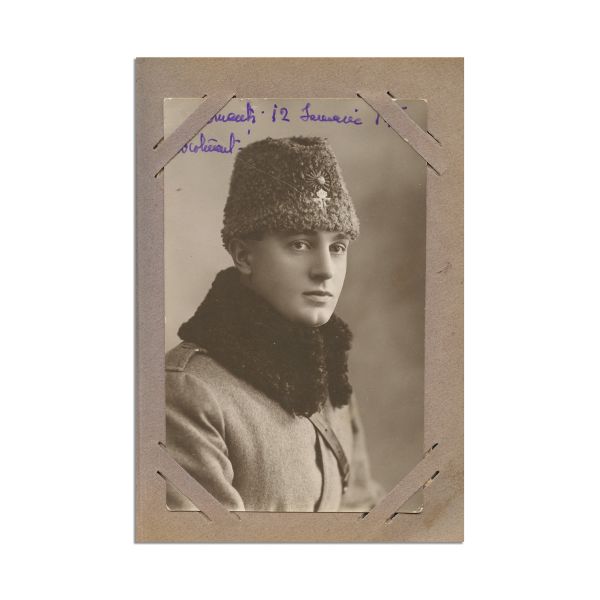 Gr. Nichita Constantin, album fotografic, 41 fotografii de epocă + două cărți de vizită 