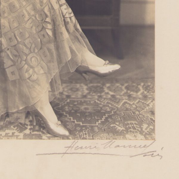 Ioana Zizi Lambrino, fotografie de epocă, atelier Henri Manuel 