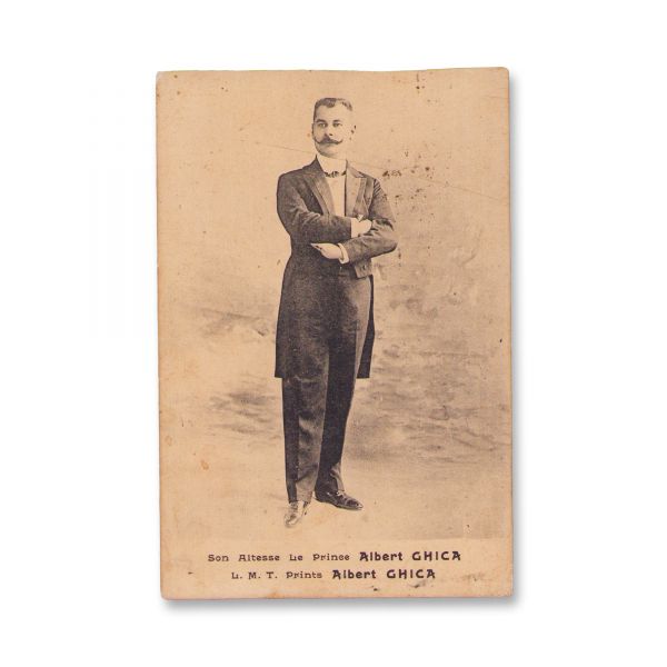 Albert și Margherite Ghica, două cărți poștale fotografice