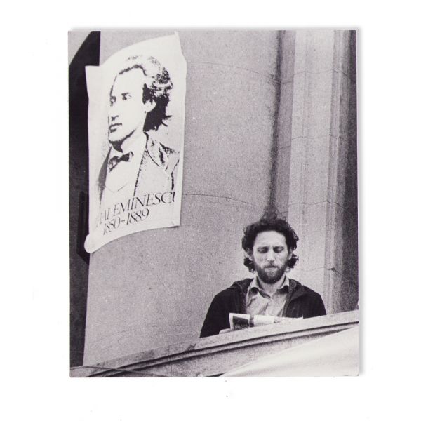 Mineriadele din anul 1990, 4 fotografii de epocă + revistă tipărită de Liga Studenților din Universitatea București