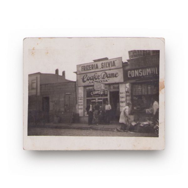 Spații comerciale, patru fotografii de epocă