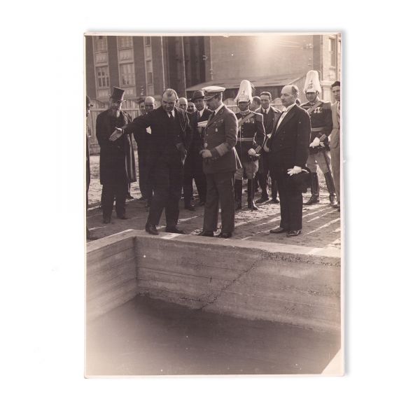 Regele Carol al II-lea alături de Nicolae Iorga, trei fotografii de epocă
