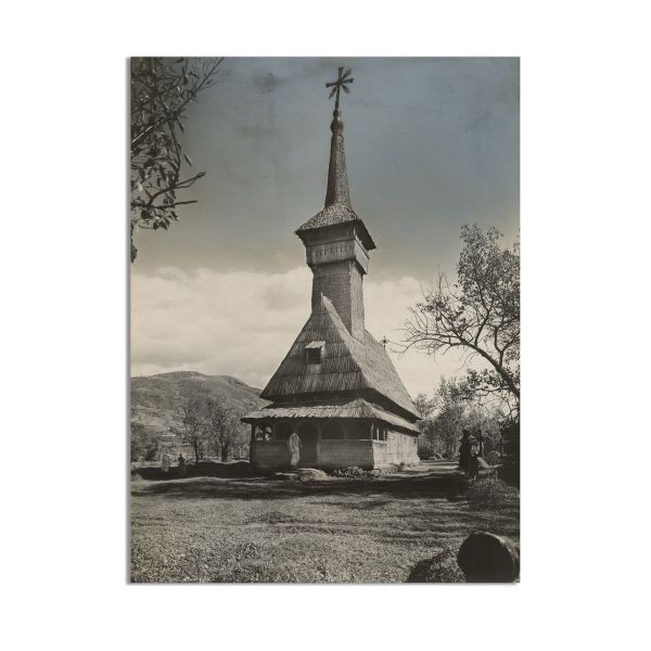 Biserică de lemn din Maramureș, fotografie de epocă, atelier W. Weiss