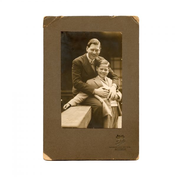 Regele Carol al II-lea și Marele Voevod de Alba-Iulia, Mihai I, fotografie de epocă, atelier Julietta, 1930