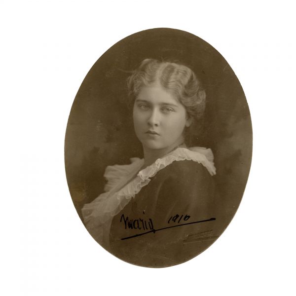 Principesa Maria (Mignon), fotografie semnată olograf, atelier Julietta