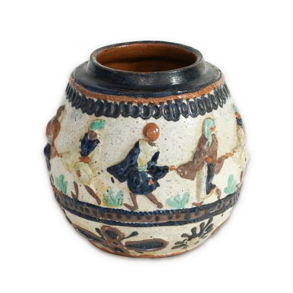 Vas din ceramică decorat cu motivul horei, atelierele Troița