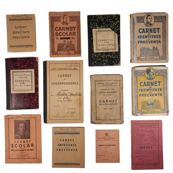 Douăsprezece carnete școlare din perioada 1924-1942