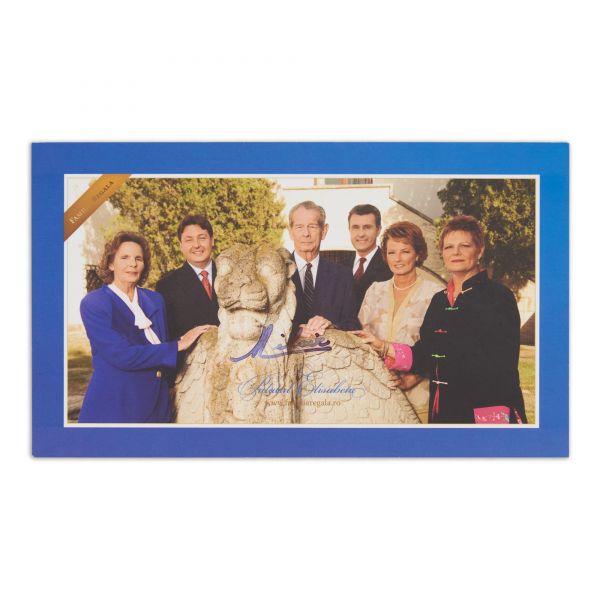 Regele Mihai I și familia sa la Palatul Elisabeta, fotografie cu semnătură