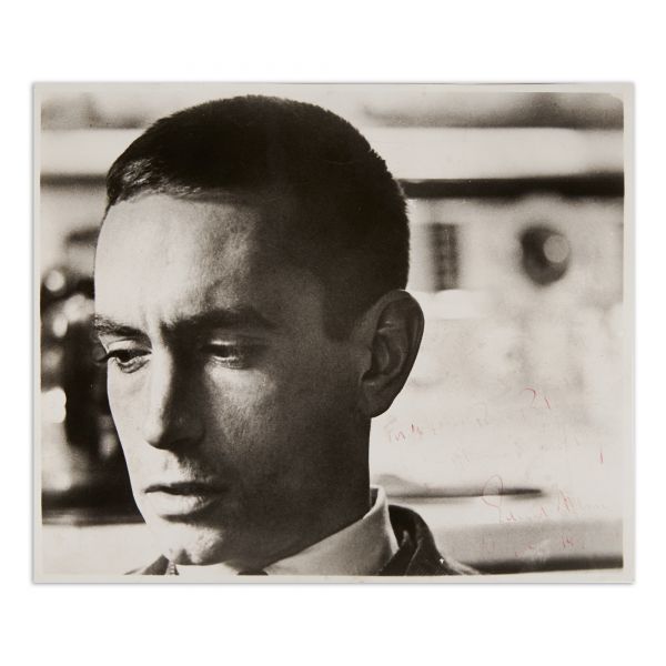Edward Albee, fotografie de presă cu dedicație pentru Radu Beligan