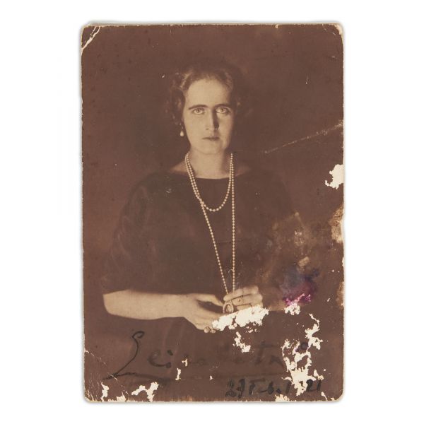 Principesa Elisabeta (viitoarea regină a Greciei), fotografie de epocă, cu semnătură, 1921