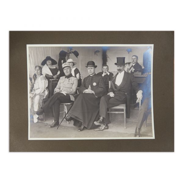 A.S.R. principele Carol la tirul de porumbei de la Gherla organizat de Iuliu Hossu, album fotografic, 1923