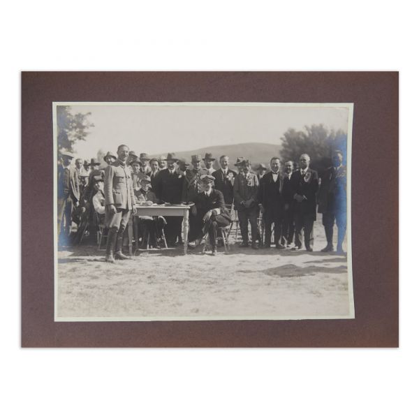 A.S.R. principele Carol la tirul de porumbei de la Gherla organizat de Iuliu Hossu, album fotografic, 1923