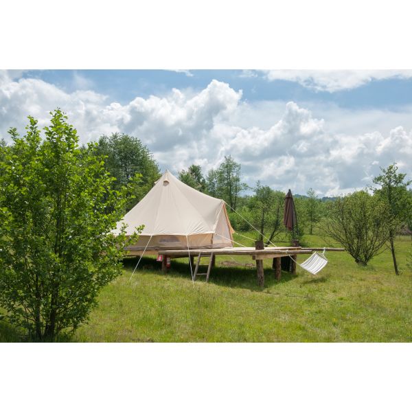 Ia-ți prietenii și hai în mijlocul naturii la Hotelul de Bumbac (3nopți de cazare în 5 corturi/15 persoane)