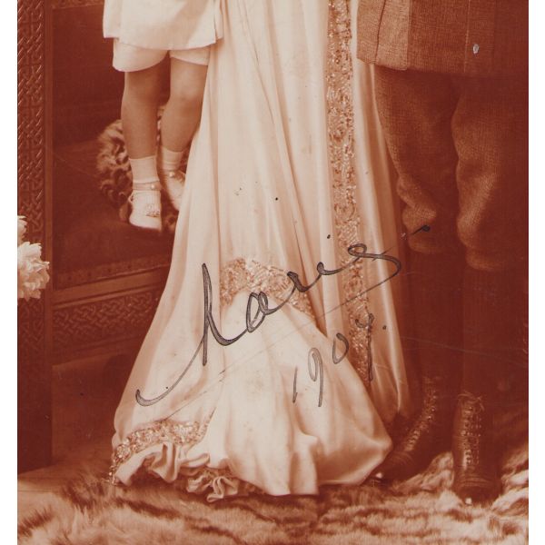 Principesa Maria alături de principii Carol și Nicolae, fotografie de mari dimensiuni, cu semnătură olografă, 1907