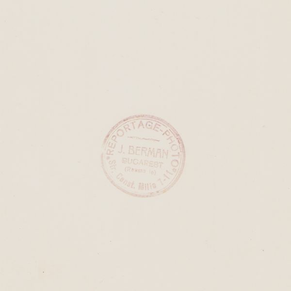 Avocatul Mircea Cancicov, fotografie realizată de I. Berman, cu semnătură olografă