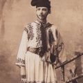 Țărani români din Vatra Dornei și Brașov, două fotografii de epocă, 1922