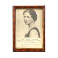 Regina-Mamă Elena, fotografie tip carte poștală cu text în facsimil