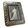 Principesa Maria a României în rochie albă, fotografie de epocă într-o ramă din argint