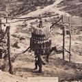 Exploatarea petrolului prin hegnă, fotografie de epocă, 1880 