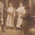 Măcelari și băcani, două fotografii tip carte poștală