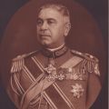 Generalul Nicolae Condeescu, fotografie de mari dimensiuni semnată olograf + două cărți de vizită