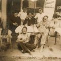 Terasa unei cârciumi, fotografie tip carte poștală