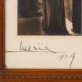 Regina Maria a României fumând, atelier Guggenberger Mairovitz, cu semnătură olografă, 1924