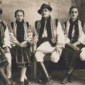 Tineri din Bucovina în port popular, patru fotografii tip carte poștală