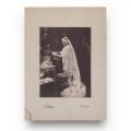 Regina Elisabeta scriind, fotografie de epocă, atelier Franz Mandy