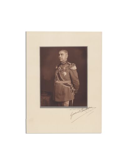 Generalul Nicolae Condeescu, fotografie de epocă cu semnătură olografă