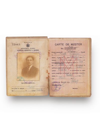 Trei cărți pentru specializările tăbăcar, muncitor petrolier și maistru petrolier, 1963-1970