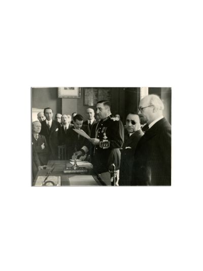 Victor Dumbrovski, depunerea jurământului de primar, fotografie de presă, 1938