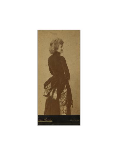 Carmen Sylva, fotografie de epocă, atelier Franz Mandy, din colecția familiei Ștefănescu