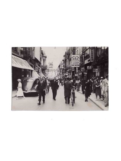 Strada Lipscani, fotografie de presă după clișeul lui Rudolf Birnbach, reproducere de E. Grosaru, 1937
