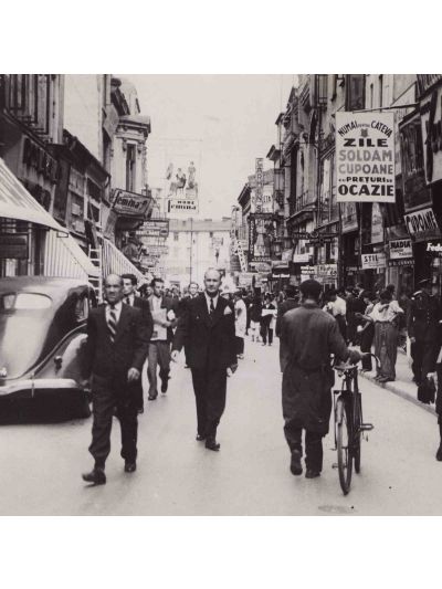 Strada Lipscani, fotografie de presă după clișeul lui Rudolf Birnbach, reproducere de E. Grosaru, 1937