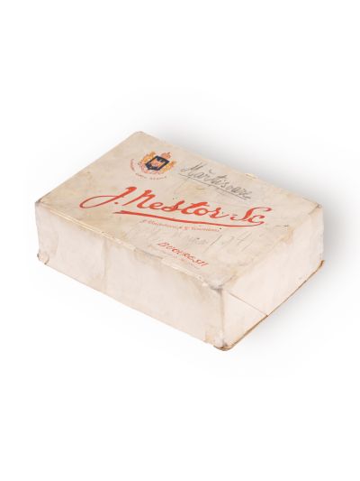 Cutie de bomboane marca I. Nestor, Furnizorul Curții Regale