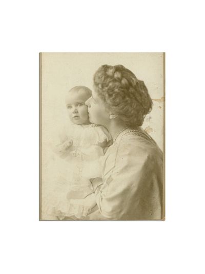 Principesa Maria alături de principesa Ileana, fotografie de cabinet, cca. 1909