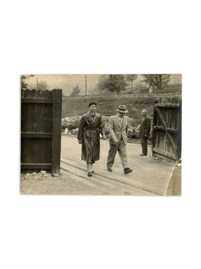 Regina Maria și regele Mihai I, două fotografii de epocă și o fotografie format carte poștală, atelier Guggenberger Mairovits