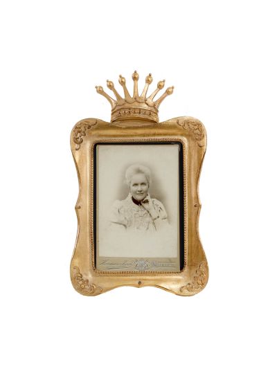 Portretul reginei Elisabeta a României, fotografie de cabinet, atelier Herman Koch, într-o superbă ramă încoronată