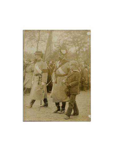 Regele Ferdinand I, principele Carol și principele Nicolae, fotografie de epocă