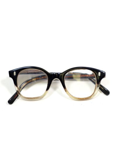 Filosoful D. D. Roșca, trei fotografii de epocă + o pereche de ochelari